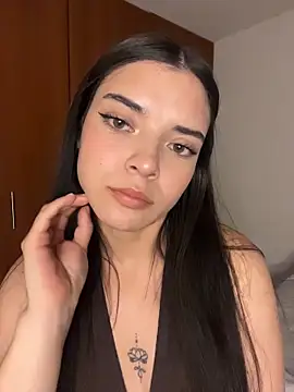eileensophi online show from May 11, 2026, 2:57 am