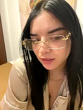 eileensophi online show from October 27, 2025, 3:07 am