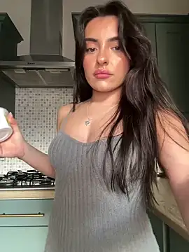 cute carly  online show from February 28, 2025, 3:04 pm