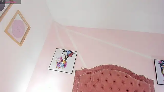 Snapshot of Mia_greco_ chatting on March 17, 2025, 10:19 pm Mia greco online show from March 17, 2025, 10:19 pm