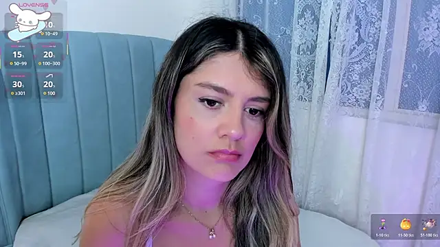 BlondieCutee online show from November 7, 2025, 10:35 pm