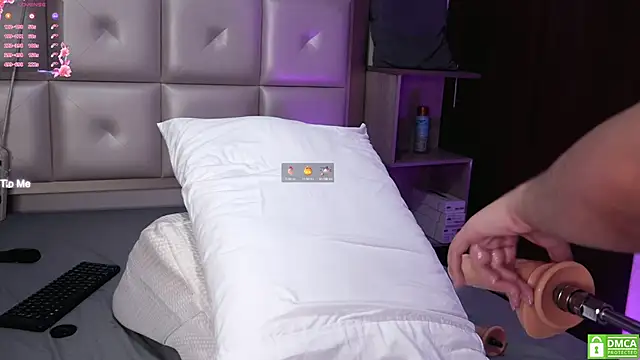 Snapshot of sammy_liz chatting on October 11, 2025, 1:45 pm sammy liz online show from October 11, 2025, 1:45 pm