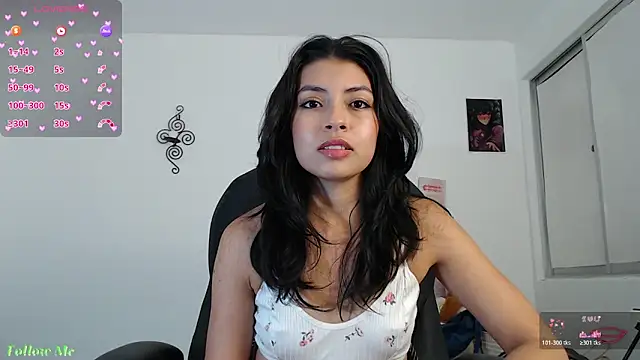 ellajonz online show from June 3, 2026, 4:13 am
