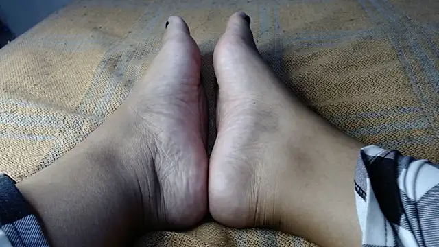 Snapshot of aleya_bliss chatting on February 14, 2026, 2:56 am aleya bliss online show from February 14, 2026, 2:56 am