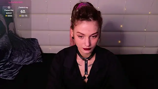 Snapshot of AnTikaMy chatting on February 28, 2025, 10:30 am AnTikaMy online show from February 28, 2025, 10:30 am
