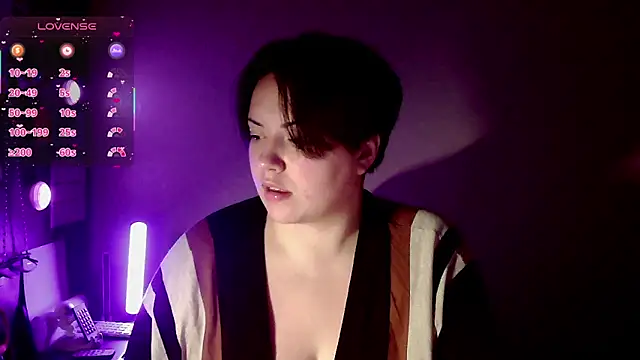 Snapshot of BlackkkVelvet chatting on December 16, 2025, 10:36 pm BlackkkVelvet online show from December 16, 2025, 10:36 pm