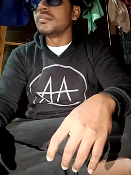 bigcock thick online show from October 29, 2025, 12:53 am