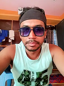 bigcock thick online show from October 31, 2025, 2:30 am