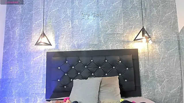 Snapshot of emberhodson chatting on September 19, 2025, 11:03 am emberhodson online show from September 19, 2025, 11:03 am