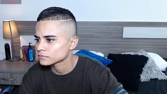 Liiamthompson online show from December 22, 2025, 9:31 am