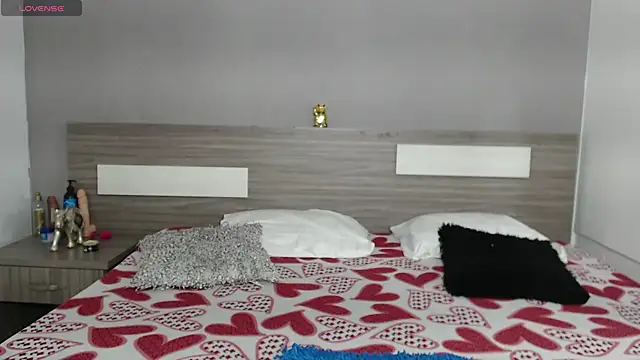 Liiamthompson online show from October 22, 2025, 3:28 am