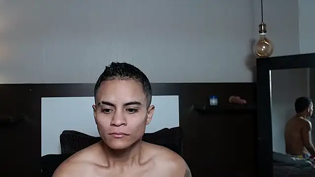 Liiamthompson online show from April 14, 2026, 9:14 am