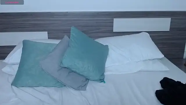 Liiamthompson online show from March 22, 2026, 9:38 pm