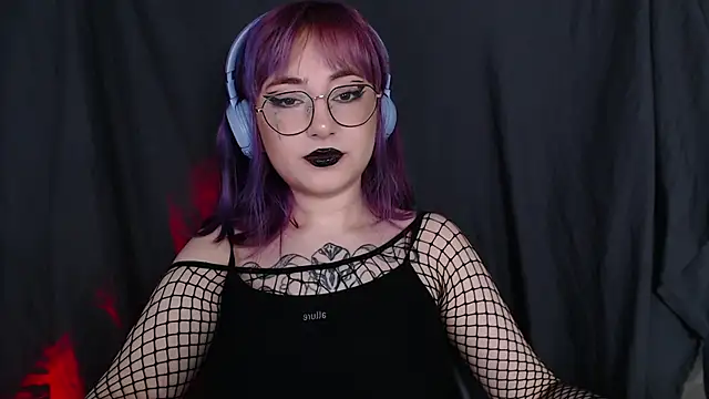 Snapshot of purplewitch chatting on February 27, 2026, 1:33 pm purplewitch online show from February 27, 2026, 1:33 pm