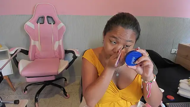 Snapshot of yeikafoxy chatting on February 10, 2026, 11:31 am yeikafoxy online show from February 10, 2026, 11:31 am