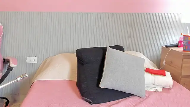 yeikafoxy online show from March 21, 2026, 10:52 am