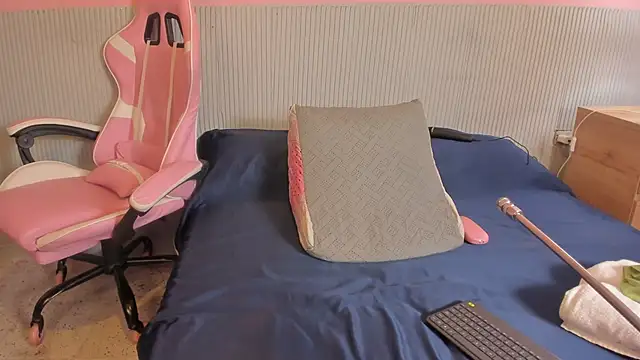 yeikafoxy online show from March 13, 2026, 11:26 am