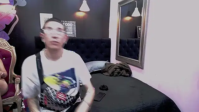 SimonAndJocelyn online show from September 18, 2025, 2:53 pm