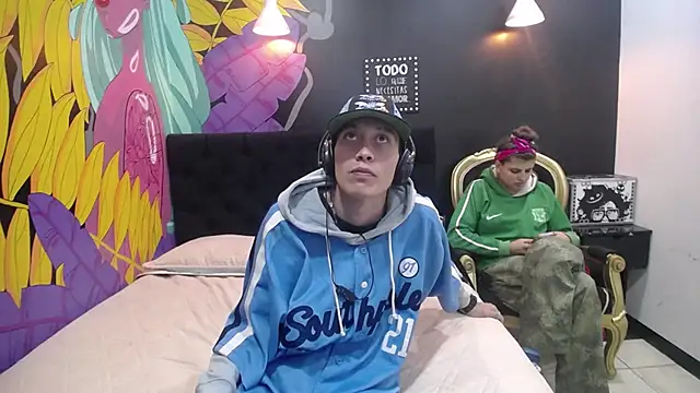 SimonAndJocelyn online show from February 20, 2025, 7:52 pm