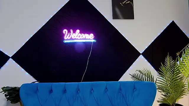 Snapshot of LissaAnn chatting on February 6, 2026, 3:57 am LissaAnn online show from February 6, 2026, 3:57 am