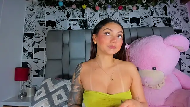 LucyRosse online show from April 20, 2026, 11:24 am