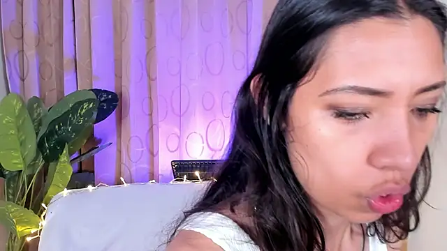 Miss veronicaa2 online show from January 14, 2026, 12:53 pm