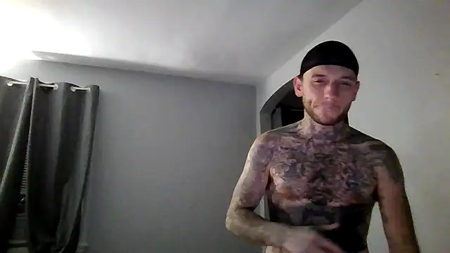 cruz815 online show from December 1, 2025, 6:03 am