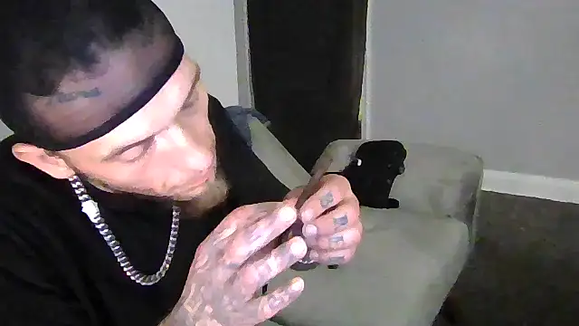 cruz815 online show from November 8, 2025, 12:03 am