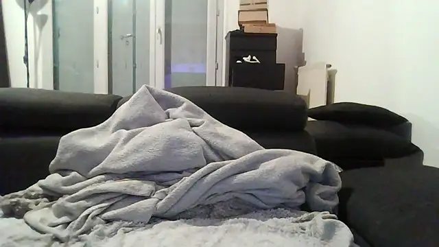 Snapshot of Zer_oki chatting on November 21, 2025, 2:49 pm Zer oki online show from November 21, 2025, 2:49 pm