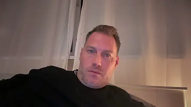 Snapshot of Christian87xxx chatting on October 3, 2025, 7:59 pm Christian87xxx online show from October 3, 2025, 7:59 pm