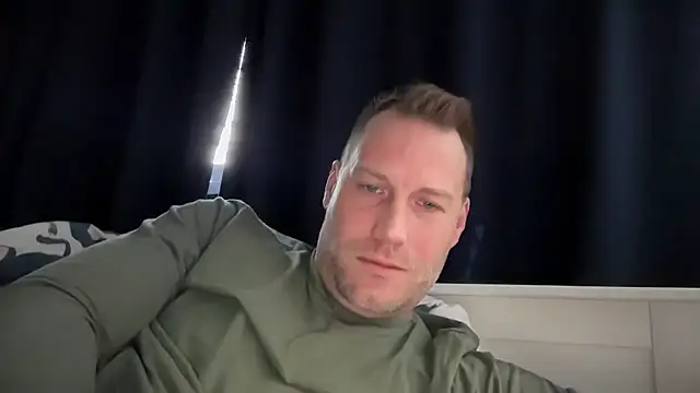 Snapshot of Christian87xxx chatting on March 15, 2025, 10:13 am Christian87xxx online show from March 15, 2025, 10:13 am