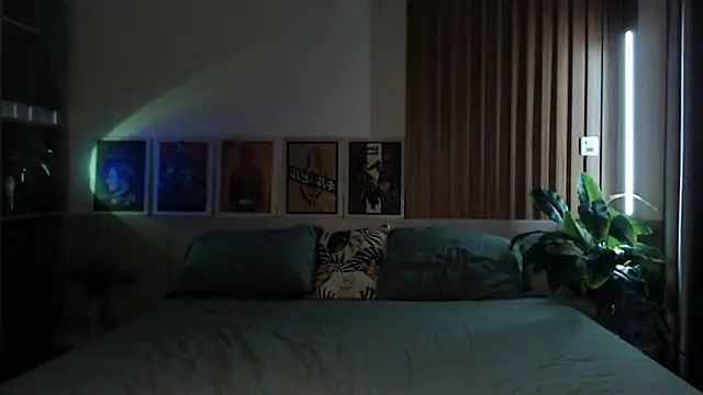 William Henry  online show from April 11, 2026, 2:43 pm