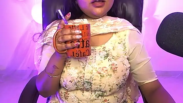 Snapshot of Kannu- chatting on March 6, 2025, 5:14 am Kannu- online show from March 6, 2025, 5:14 am