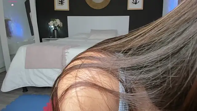 AlannaRussell  online show from January 10, 2026, 8:26 pm