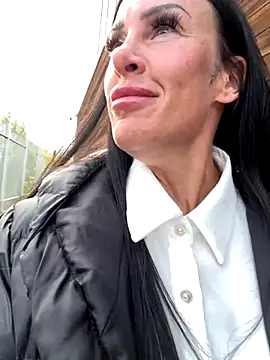 Snapshot of goddess-harper chatting on October 22, 2025, 12:37 pm goddess-harper online show from October 22, 2025, 12:37 pm