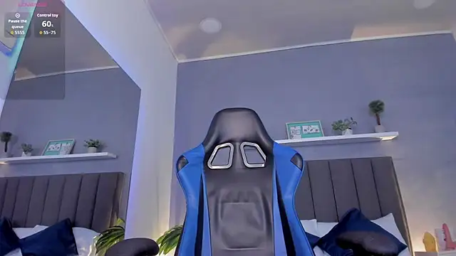 alessia leroy online show from February 7, 2026, 7:33 pm