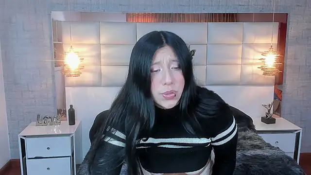 Nohemi louse online show from November 27, 2025, 7:03 pm