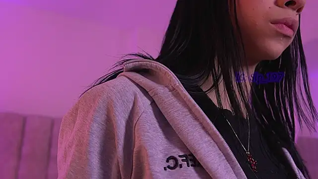 sara lopee1 online show from January 15, 2026, 11:57 am