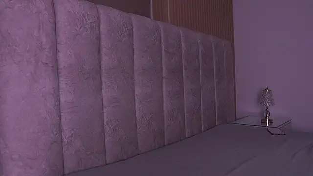 sara lopee1 online show from March 19, 2026, 12:05 pm