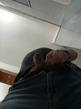 Snapshot of fuocovivo4 chatting on February 8, 2025, 2:38 pm fuocovivo4 online show from February 8, 2025, 2:38 pm