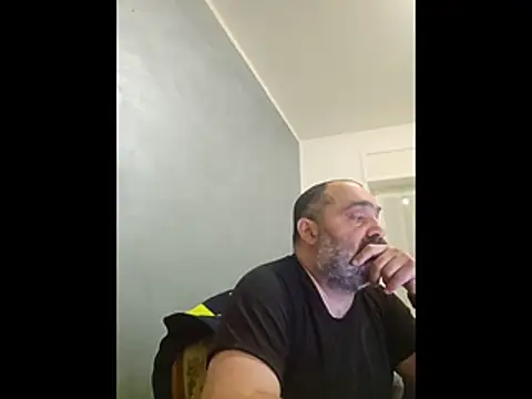 fuocovivo4 online show from April 3, 2026, 5:08 pm