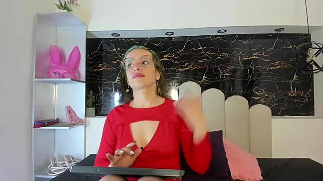 Annyrosee online show from September 26, 2025, 8:38 pm