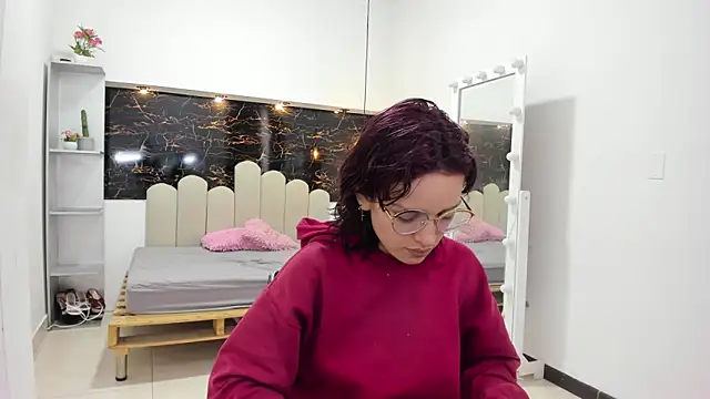 Annyrosee online show from October 18, 2025, 8:22 pm