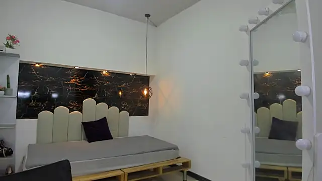 Annyrosee online show from October 22, 2025, 8:41 pm