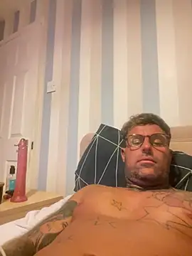 Jamesdeanmcqueen online show from June 30, 2026, 12:32 am