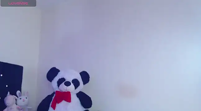 Lupitah 222 online show from February 17, 2025, 11:33 pm