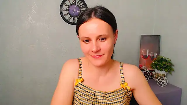 ValeriaHeart  online show from February 18, 2025, 5:20 pm