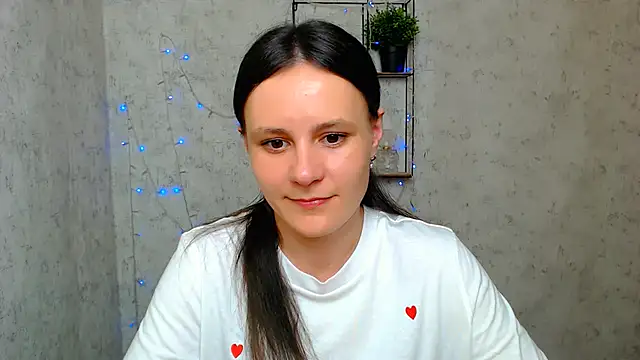 ValeriaHeart  online show from March 13, 2025, 1:29 pm