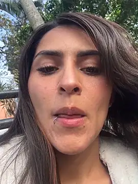 Sofiadelacruz online show from May 5, 2026, 10:24 pm