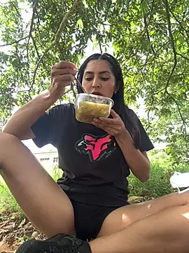 Sofiadelacruz online show from July 30, 2026, 7:46 pm